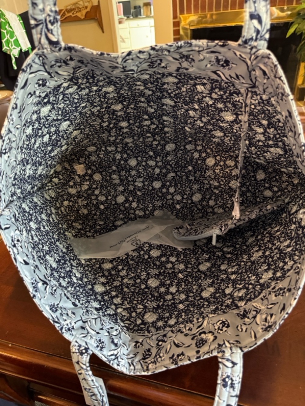 Vera Bradley Grand Tote Quilted - NWT - Picture 7 of 9